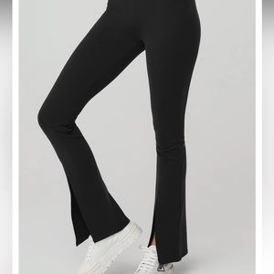 NWT alo yoga airbrush high waist flutter leggings
